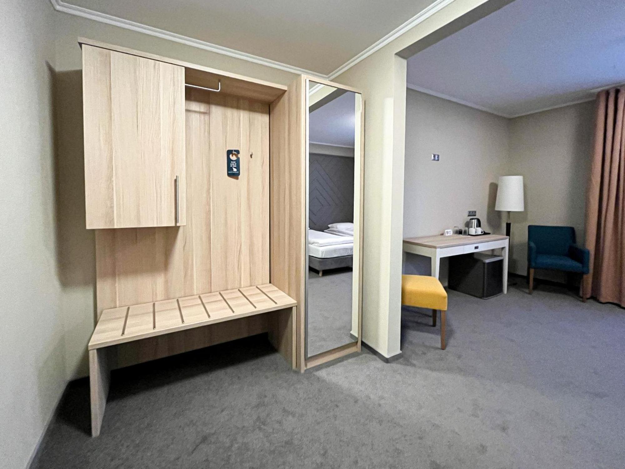 Hotel Pyramiden Ngoại thất bức ảnh